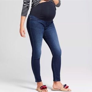 🚨SALE🚨 NWOT GAP Maternity Full Panel True Skinny Jeans Sz 33